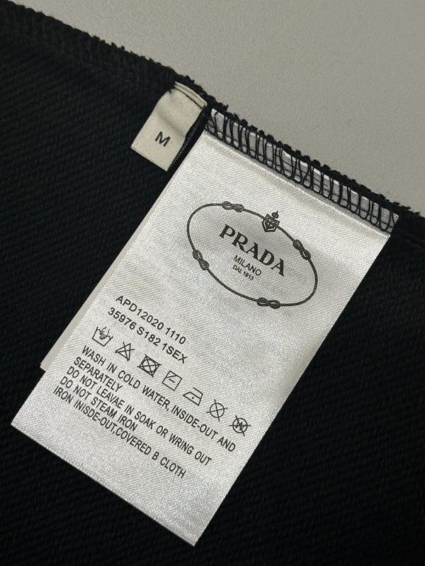 ブランドパーカー角部分ディテール